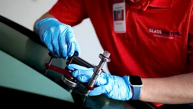 Windshield chip repair warranty for auto glass