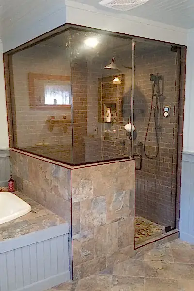 Semi Frameless Swing Door With In Line Side Panel And Return